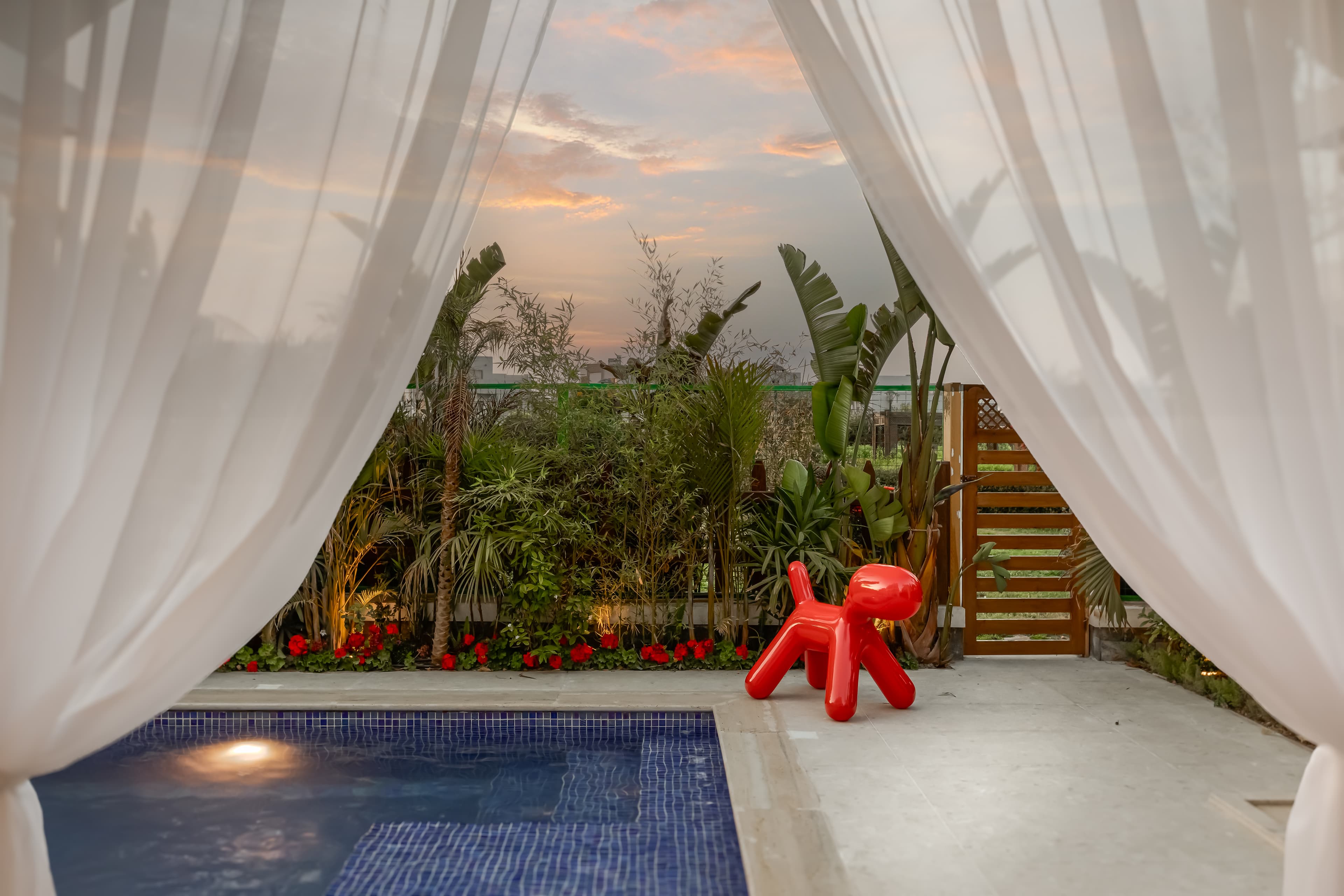 Exterior and landscaping icon